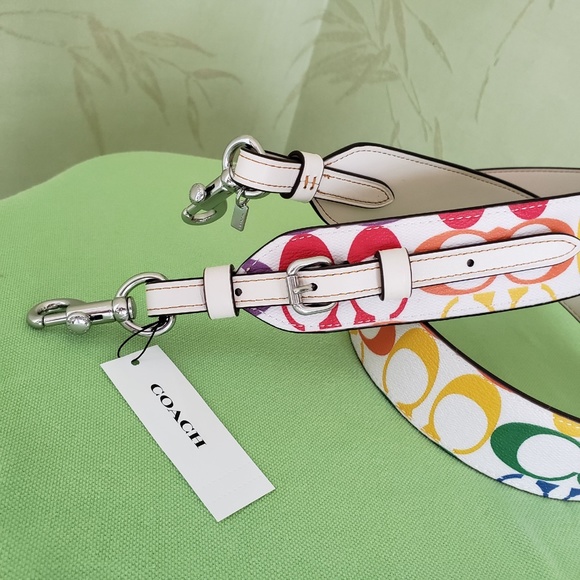 COACH STRAP RAINBOW SIGNATURE CANVAS:NWT CHALK/RAINBOW PRIDE CJ952 - Picture 3 of 11